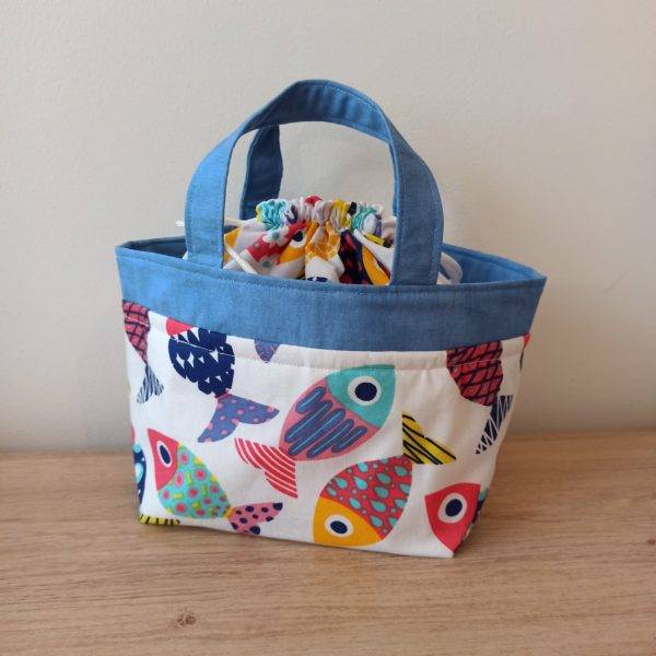 sac isotherme poissons multicolores